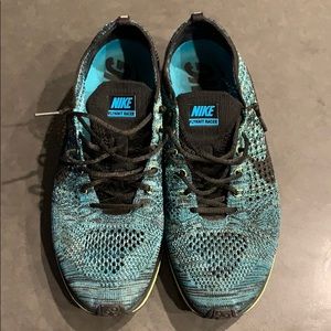 NIKE flyknit racer